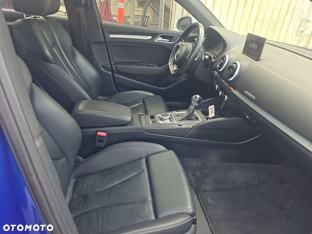 Audi S3 S tronic - 10