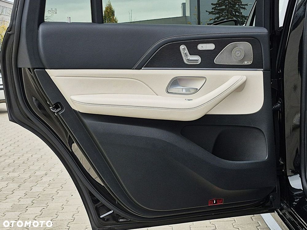 Mercedes-Benz GLS - 25