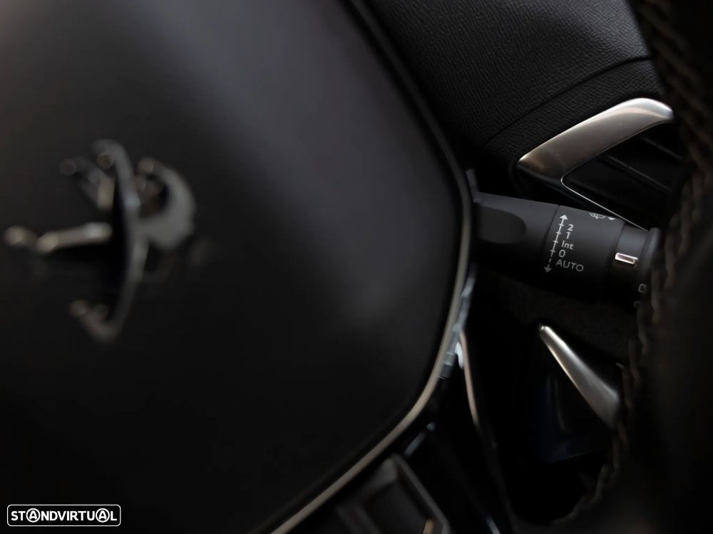 Peugeot 3008 1.2 PureTech Allure - 27