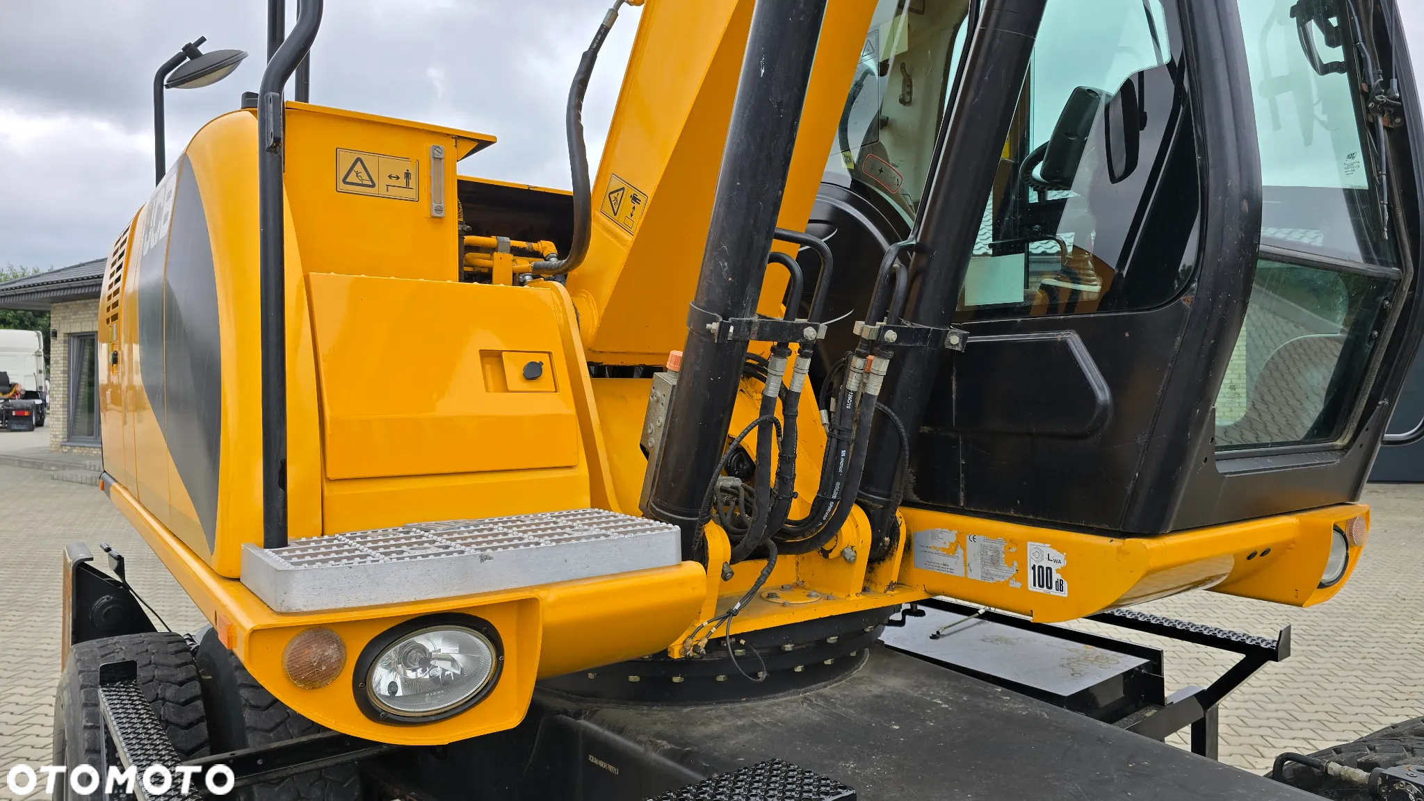 JCB JS 145 W - 14