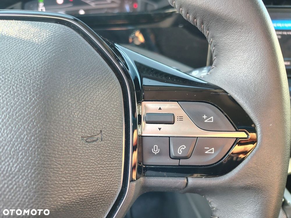 Peugeot 408 1.2 PureTech Allure S&S EAT8 - 17