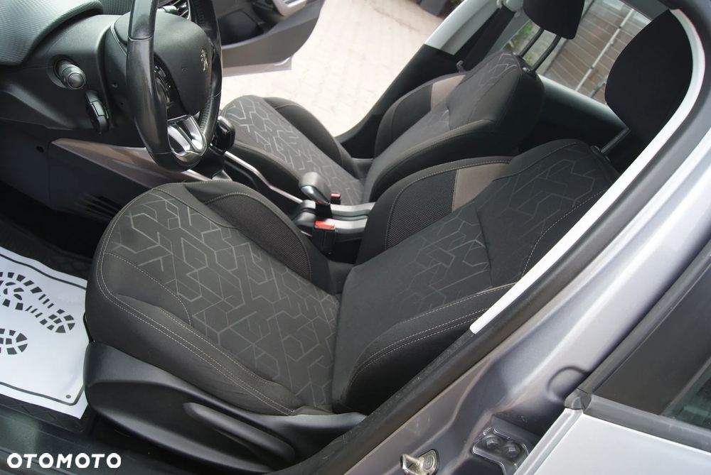 Peugeot 2008 1.2 Pure Tech Style - 20