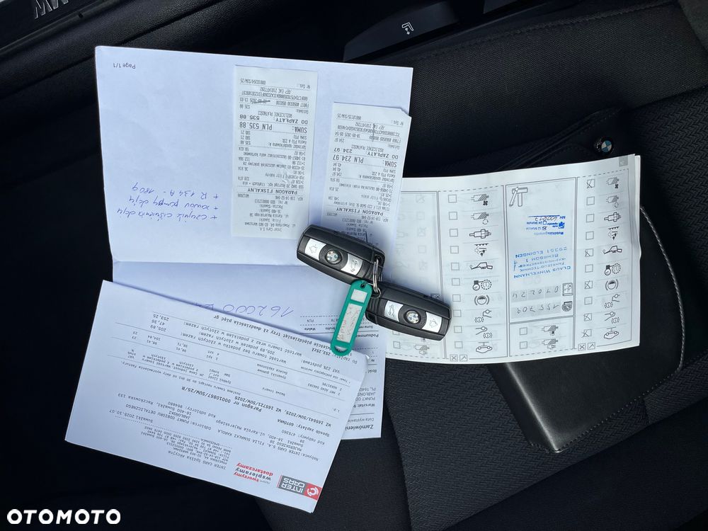 BMW Seria 3 318i Touring - 32