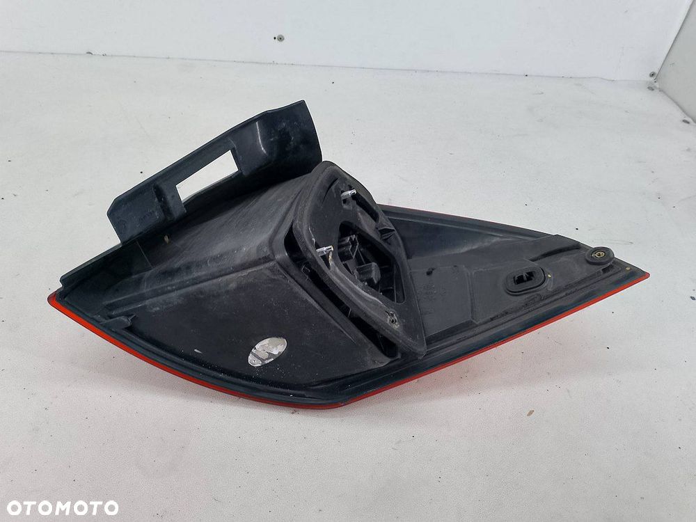 LAMPA TYLNA LEWA RENAULT LAGUNA III ( 07-15 ) KOMBI - 6
