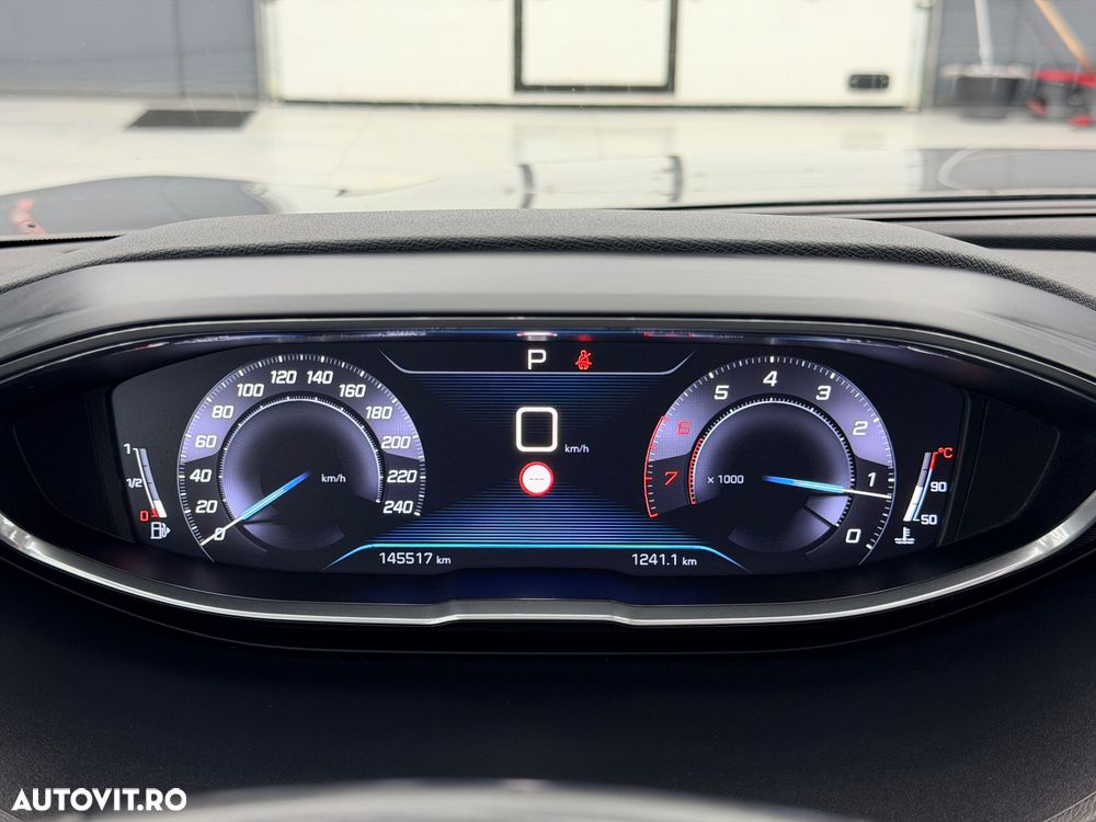 Peugeot 3008 1.2 PureTech Turbo S&S EAT6 Allure - 28