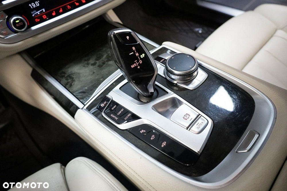 BMW Seria 7 - 27