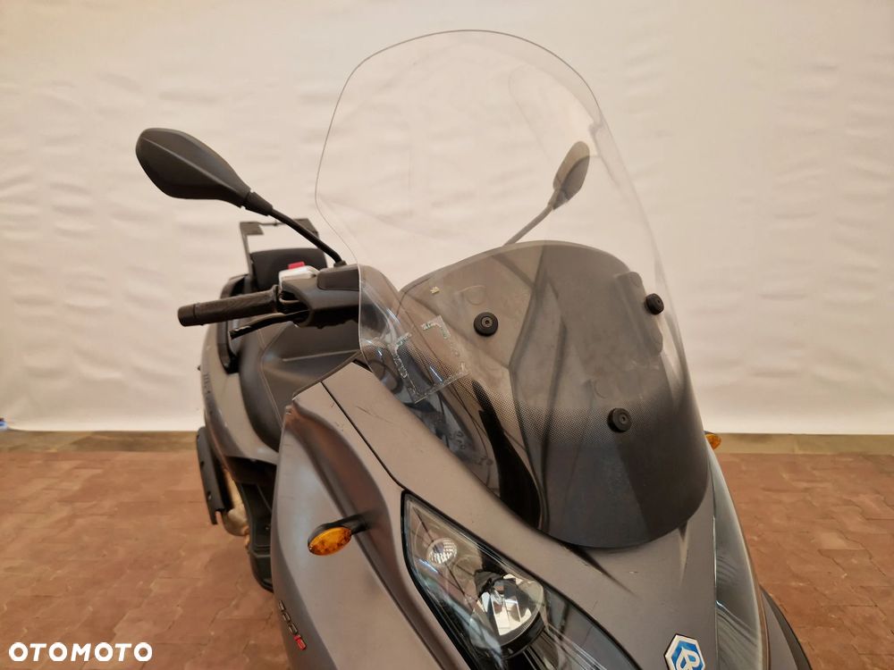 Piaggio MP-3 - 16