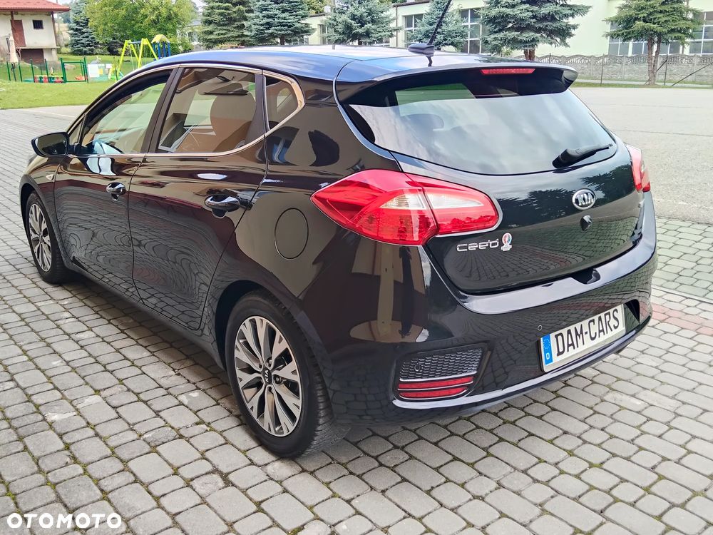 Kia Ceed 1.6 GDI Dream-Team Edition - 3