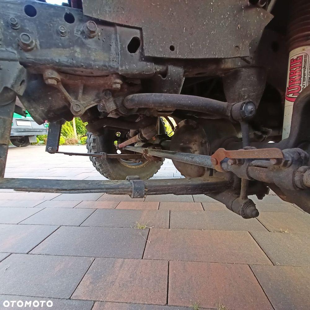 Jeep Wrangler 2.5L - 11
