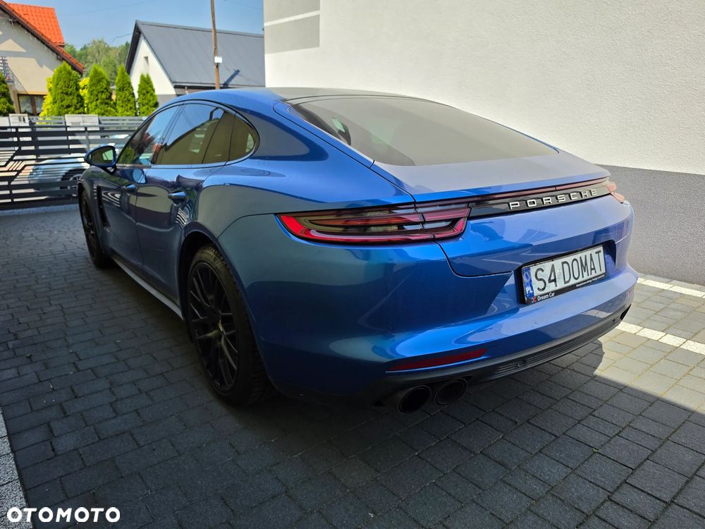 Porsche Panamera 4S - 24