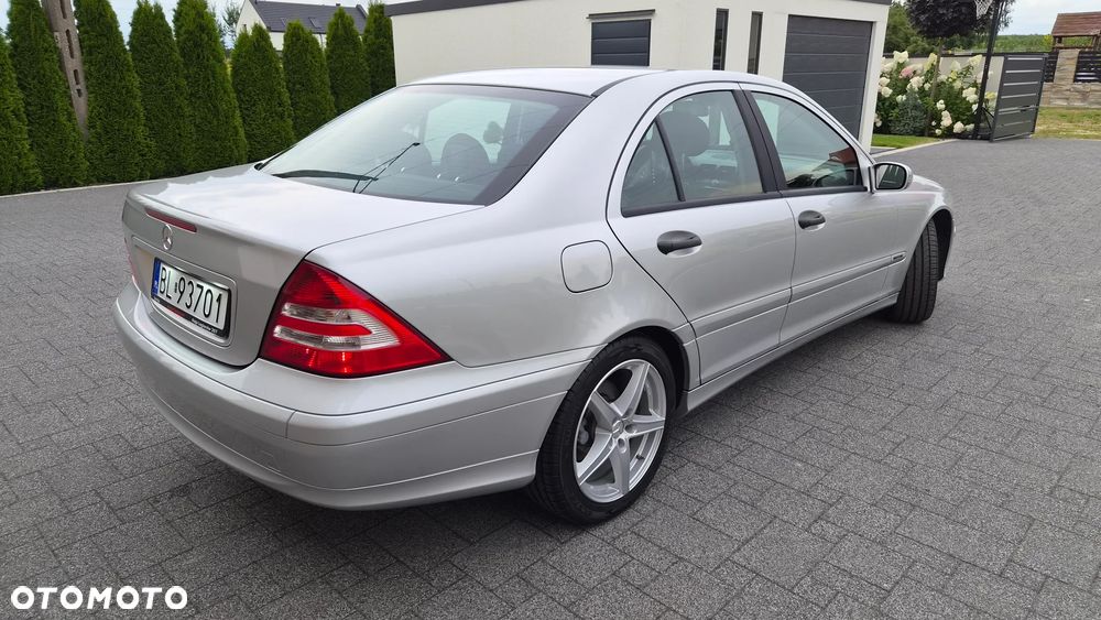 Mercedes-Benz Klasa C 200 Kompressor Classic Sport Edition - 26