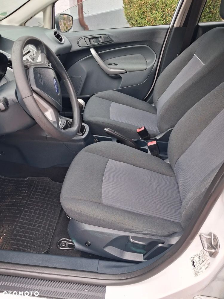 Ford Fiesta - 11