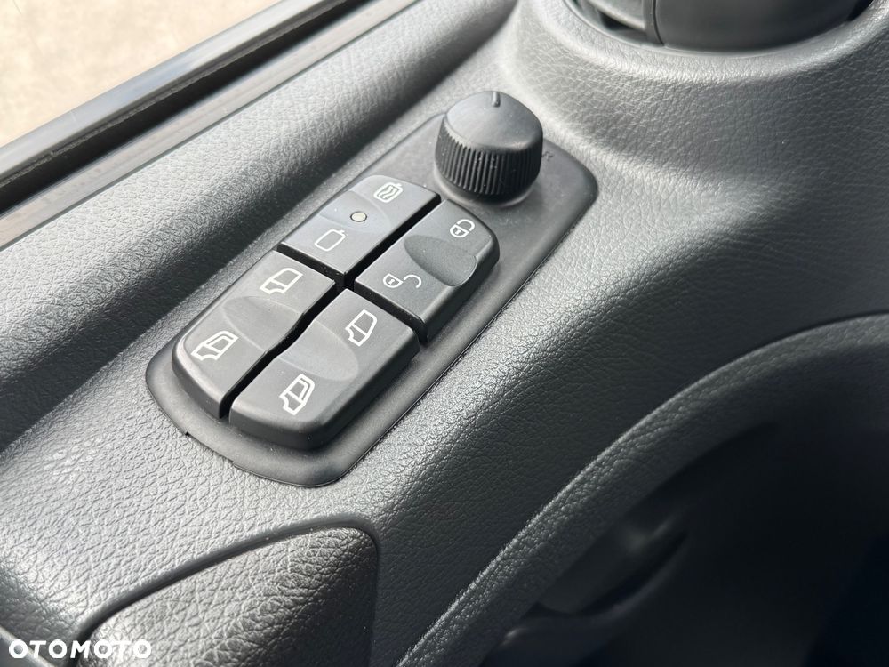 Mercedes-Benz ATEGO - 21