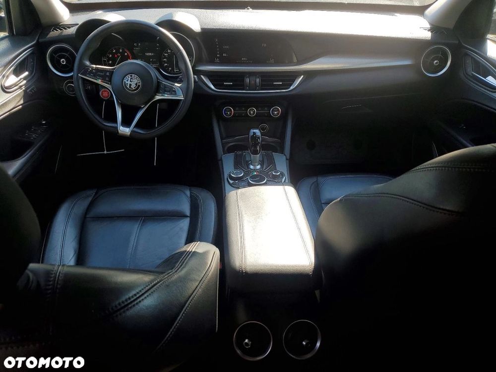 Alfa Romeo Stelvio 2.0 Turbo 16V AT8-Q4 Ti - 7