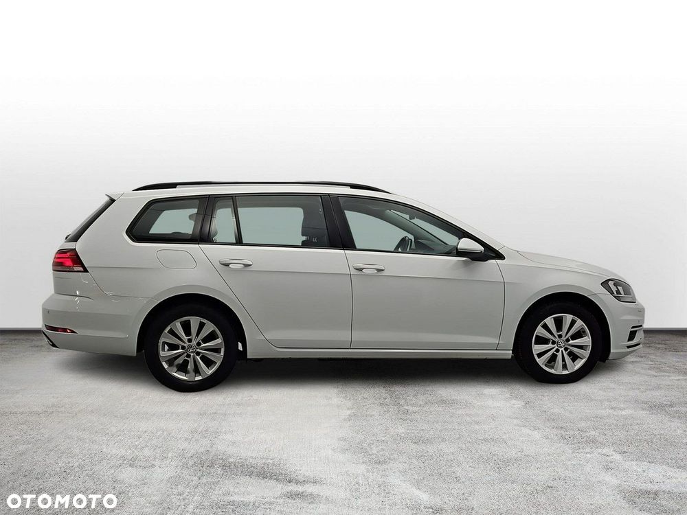 Volkswagen Golf - 6