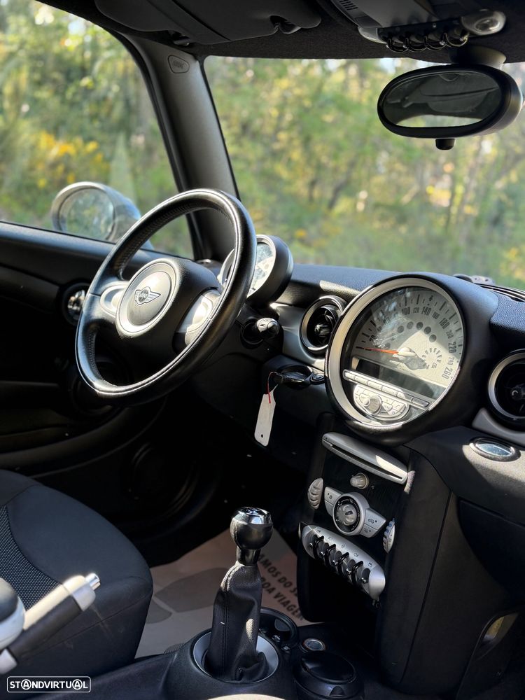MINI 3 Portas Cooper D - 9