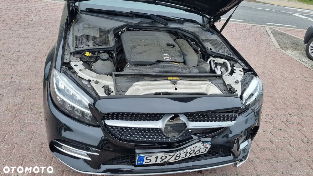 Mercedes-Benz Klasa C 300 9G-TRONIC AMG Line - 20