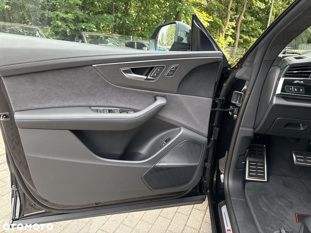 Audi RS Q8 - 11