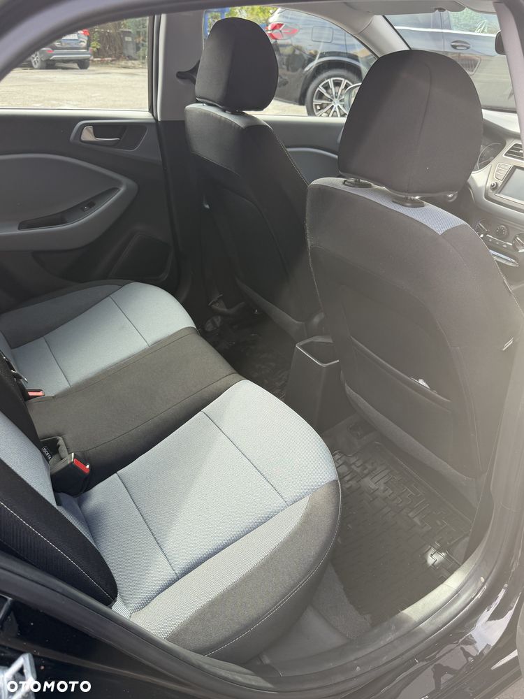 Hyundai i20 - 19