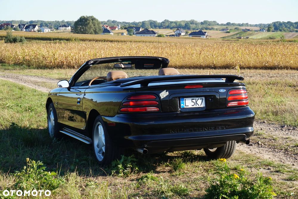 Ford Mustang - 30