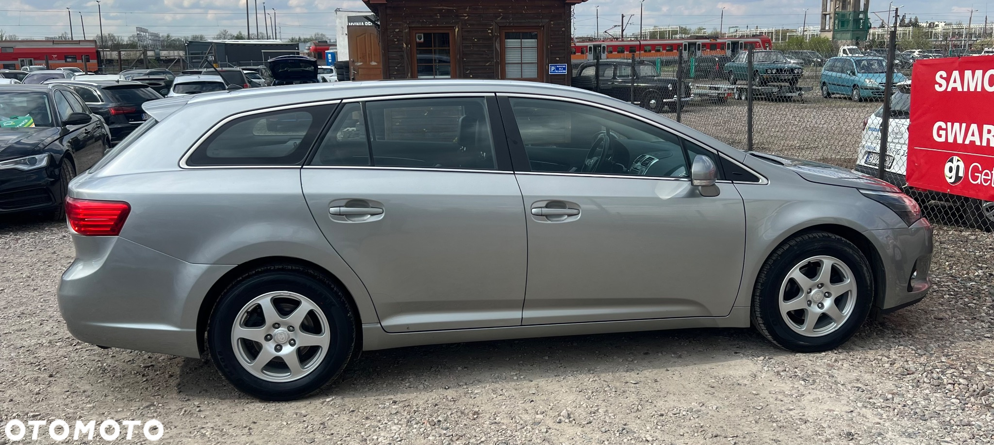 Toyota Avensis 2.0 D-4D Premium - 31
