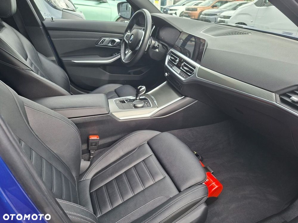 BMW Seria 3 320d xDrive mHEV M Sport sport - 26