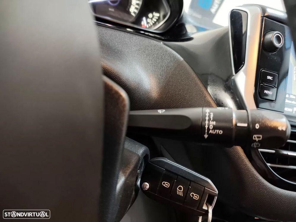 Peugeot 208 1.2 PureTech Style - 18
