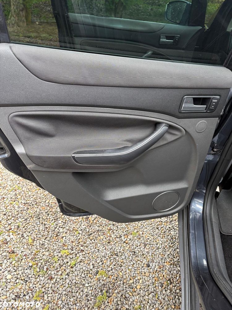 Ford Kuga 2.0 TDCi 4x4 Titanium - 21