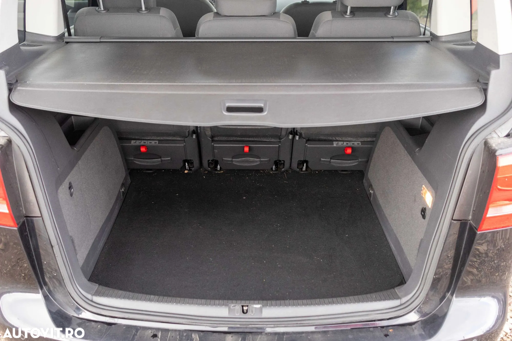 Volkswagen Touran - 7