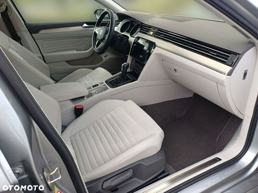 Volkswagen Passat - 13