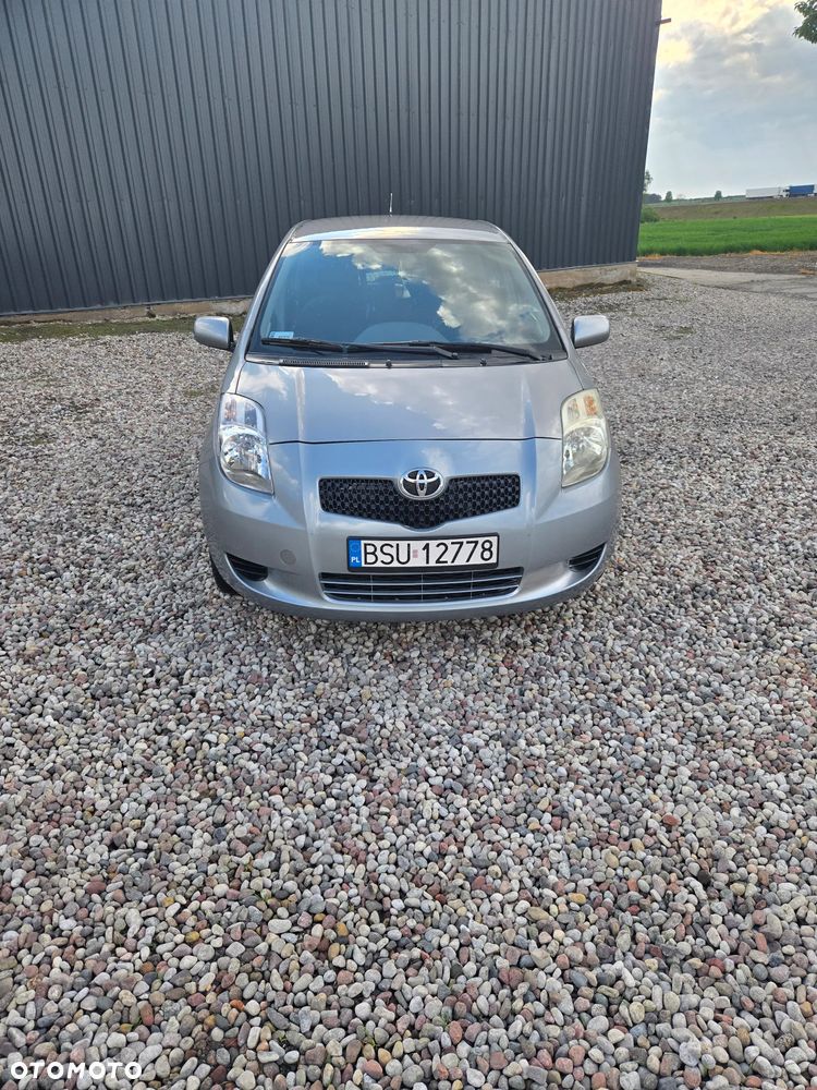 Toyota Yaris 1.3 Sol - 2