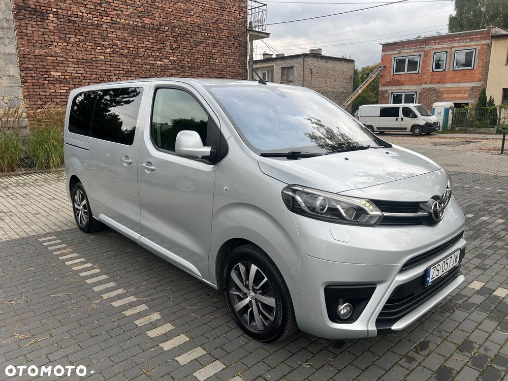 Toyota ProAce Kombi 2.0 D-4D Medium 2,8t - 3
