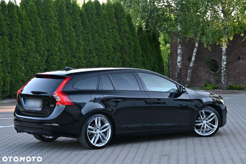 Volvo V60 D3 Geartronic Momentum - 34