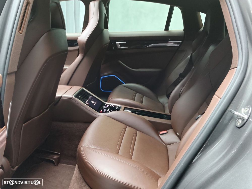 Porsche Panamera 4 E-Hybrid Executive - 12