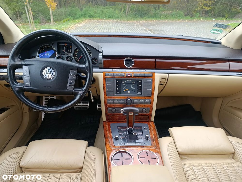 Volkswagen Phaeton - 20
