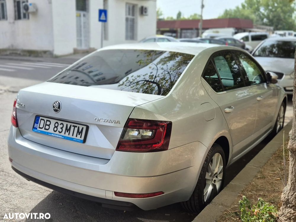 Skoda Octavia 2.0 TDI DSG Ambition - 13