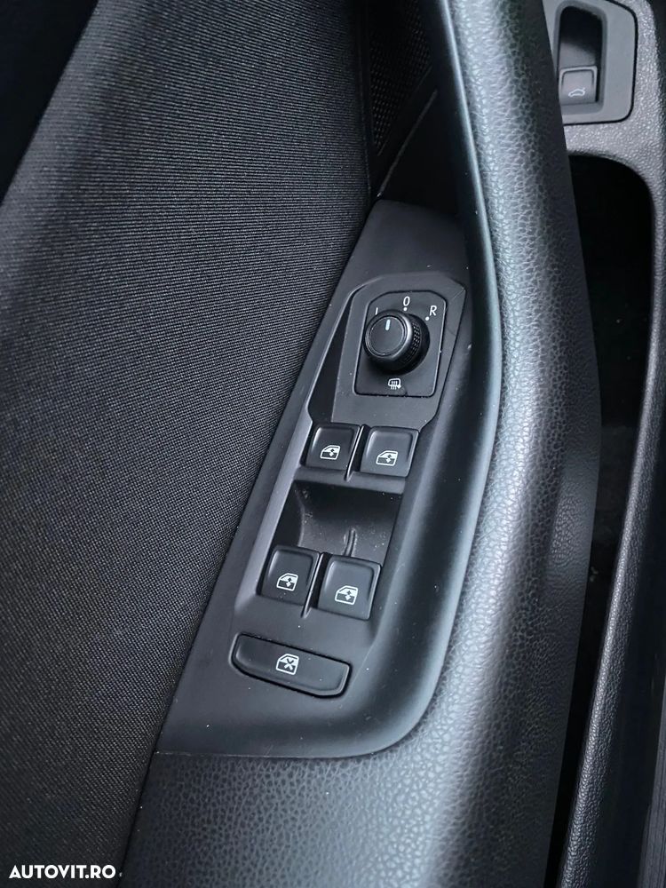 Volkswagen Passat 2.0 TDI (BlueMotion Technology) DSG Trendline - 13