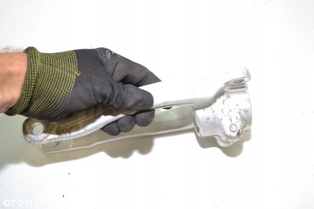 BMW G11 G12 730D G30 G31 UCHWYT MOCOWANIE AMORTYZATORA LEWE 686119903 - 3