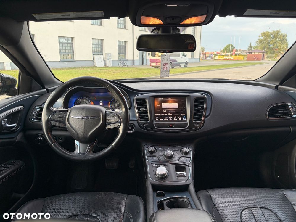 Chrysler 200 - 6