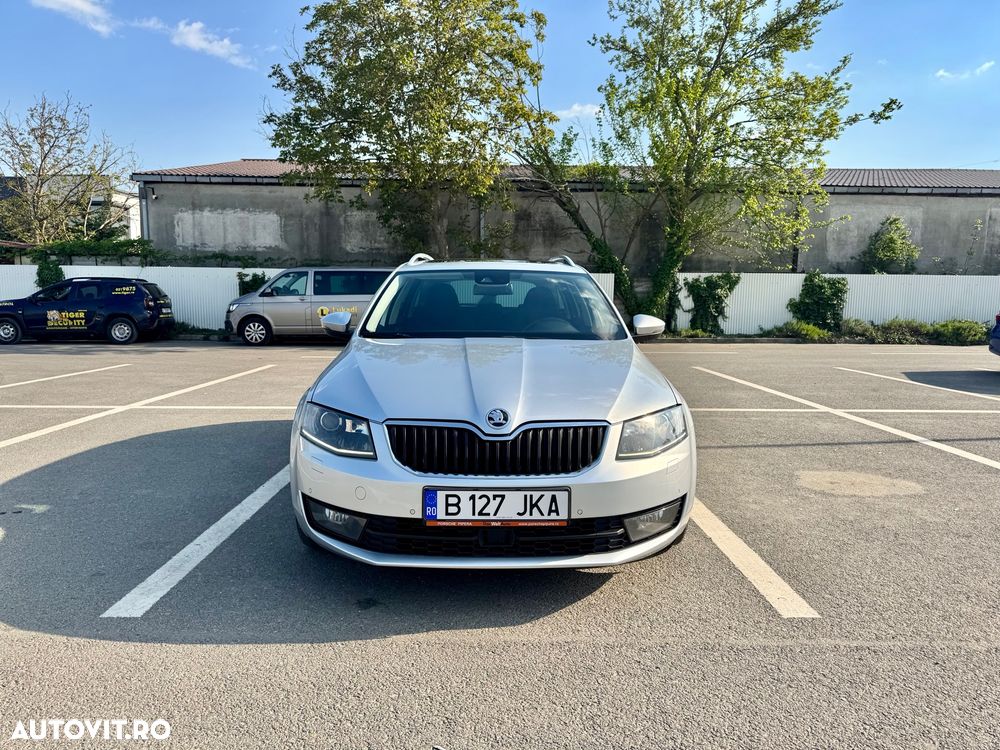 Skoda Octavia 2.0 TDI STYLE DSG - 8