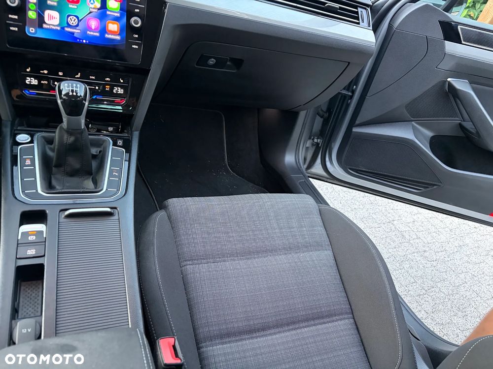 Volkswagen Passat 2.0 TDI EVO Business - 18