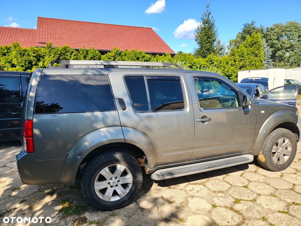 Nissan Pathfinder 2.5 DCi Sport / SE - 6