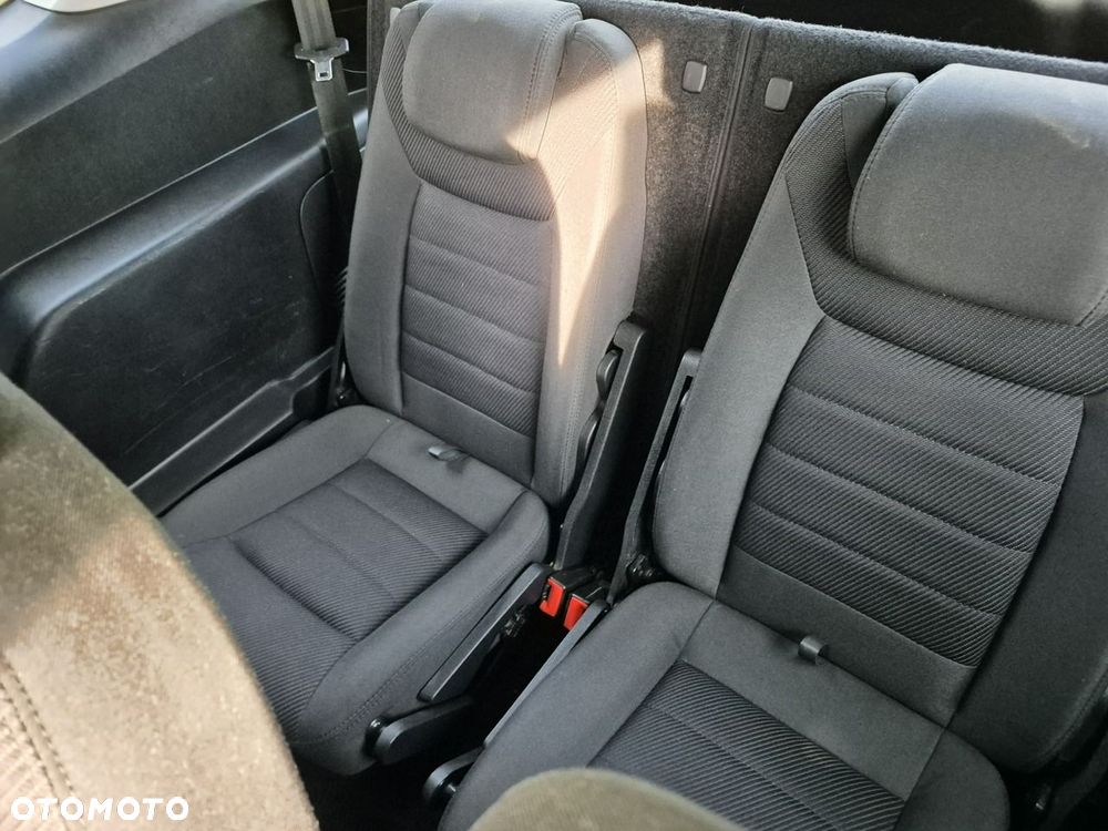 Ford S-Max - 11