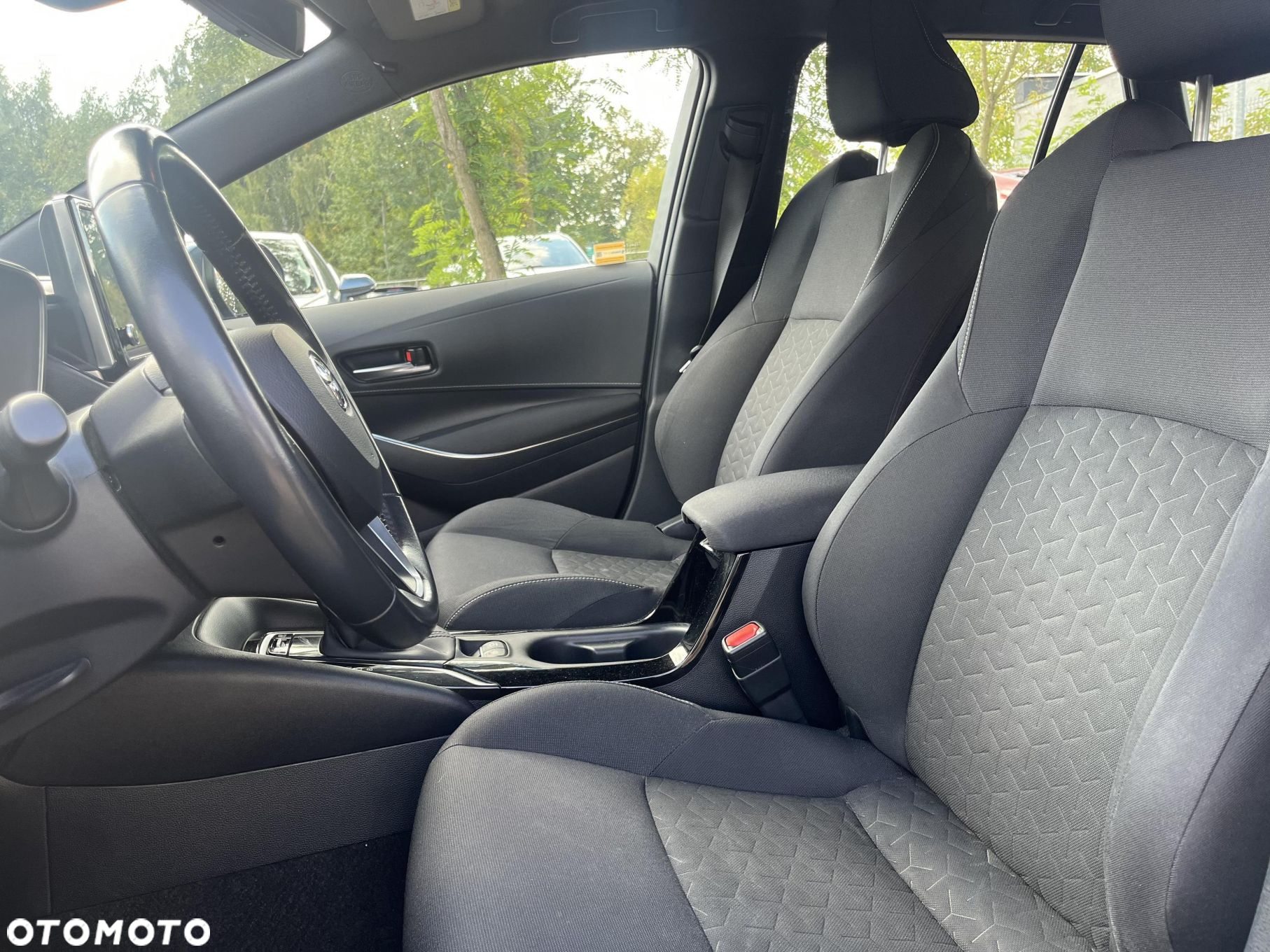 Toyota Corolla 1.8 Hybrid Comfort - 18