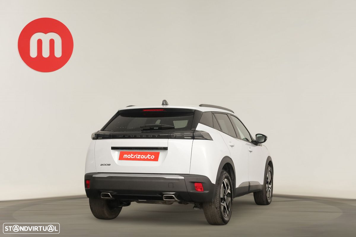 Peugeot 2008 1.2 PureTech Allure EAT8 - 4