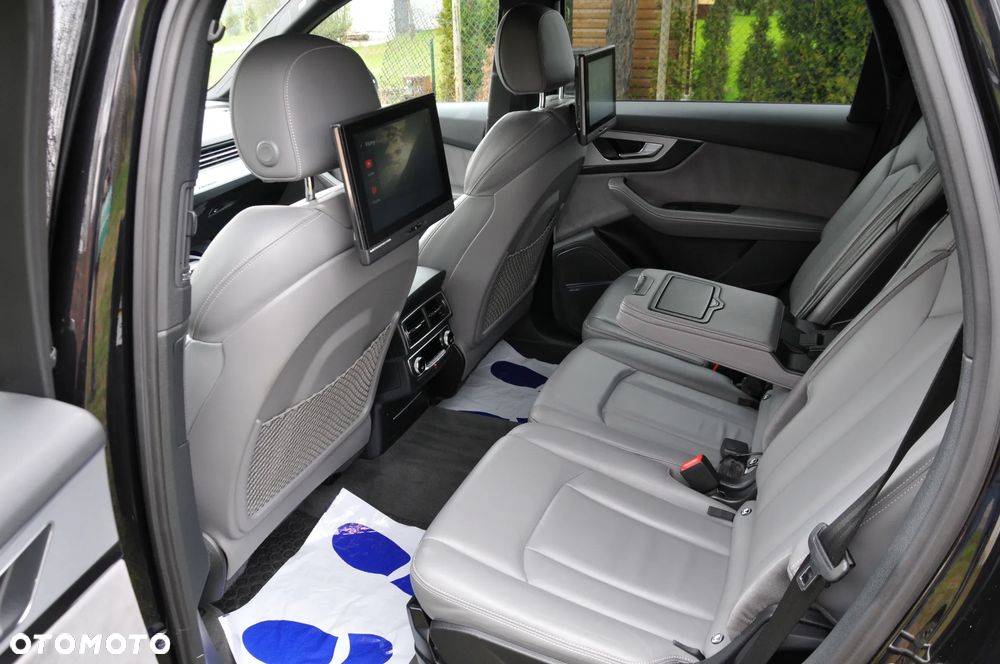 Audi Q7 - 36