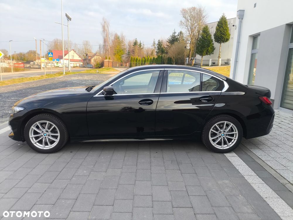 BMW Seria 3 320i - 5