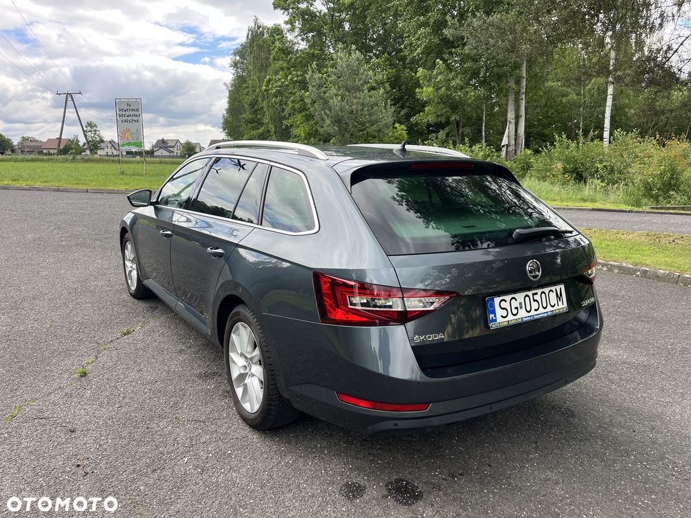 Skoda Superb 2.0 TDI DSG Premium Edition - 7