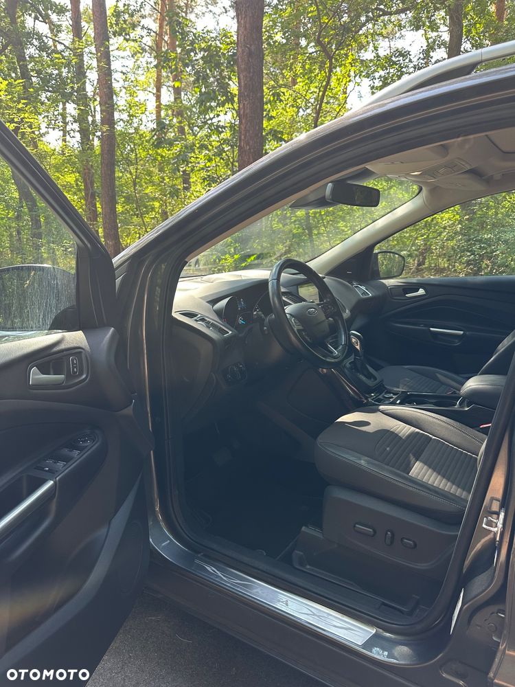 Ford Kuga - 10