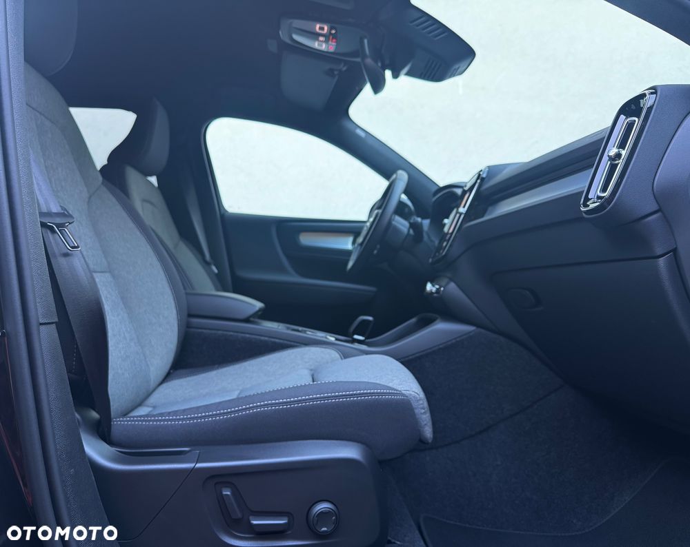 Volvo XC 40 B3 B DKG Plus Black Edition - 9